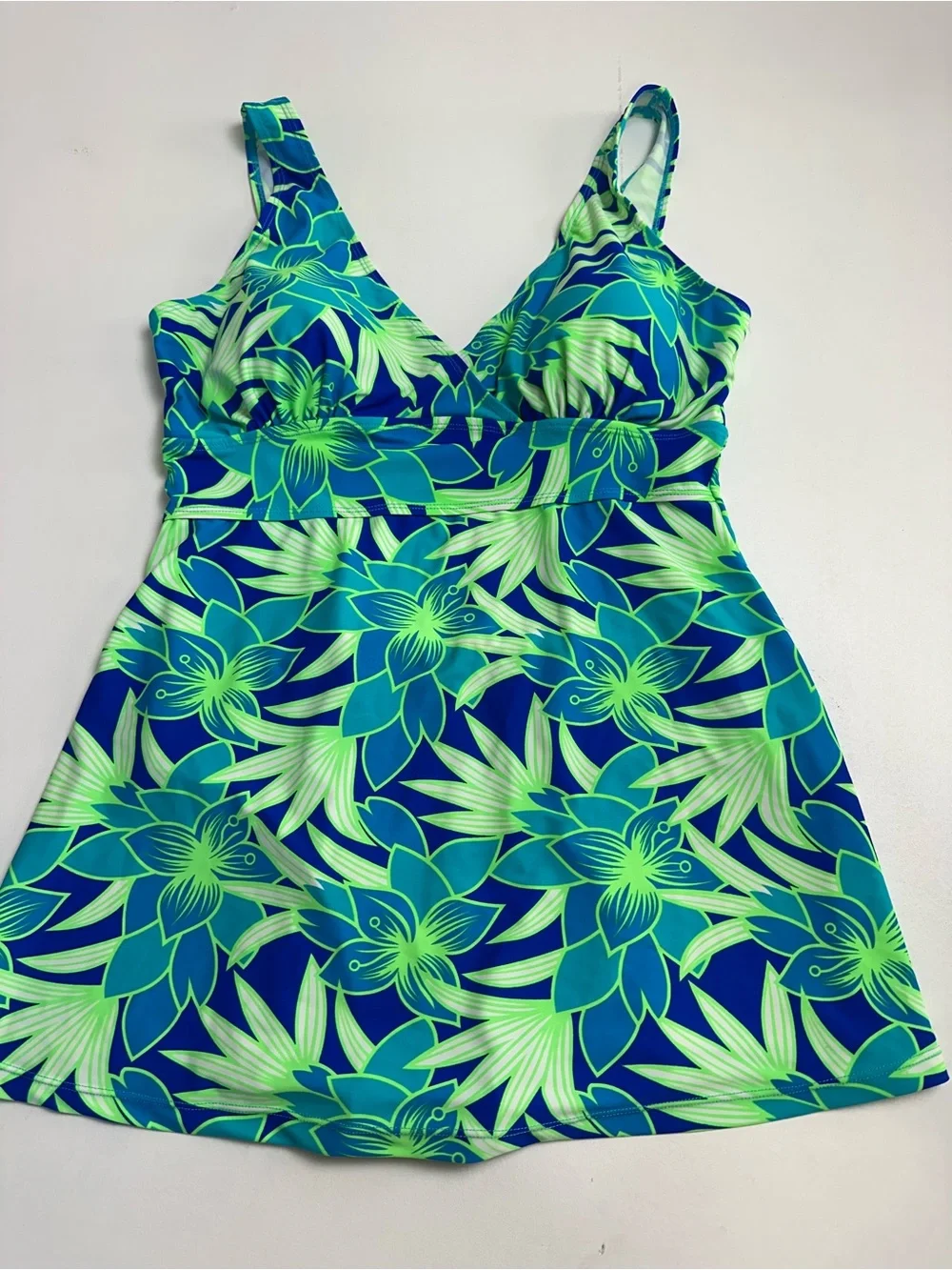 Swim outlet women’s XL  one piece swim dress .‎ Blue green, tropical print.